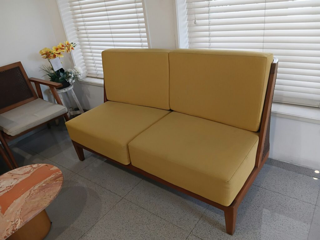modern window blinds living room